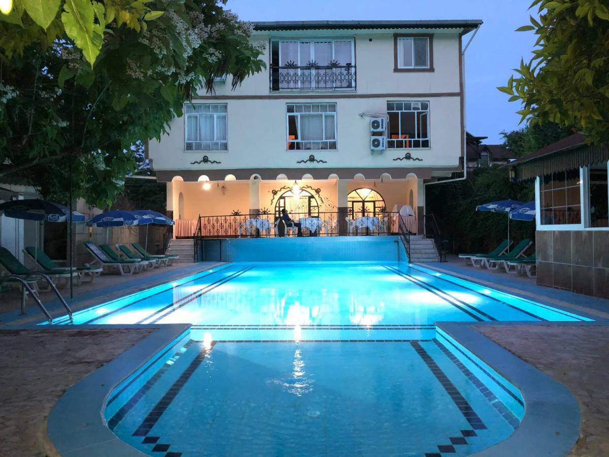Otel Kromer Garden 3*